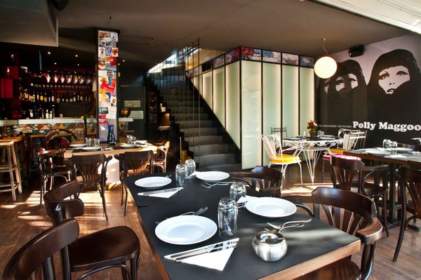 Polly Maggoo in Neo Psychiko (greekguide.com).jpg