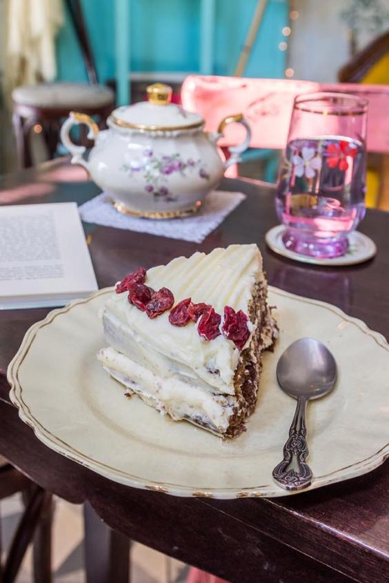 Cake at Lotte Cafe-Bistrot (facebook.com - Lotte-cafe-bistrot)